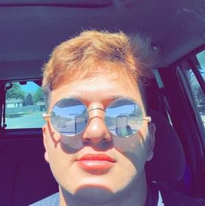 Meet your Posher, Casey